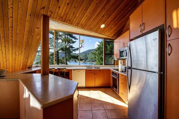 Bowen Island, BC V0N 1G1,1491 Williams RD