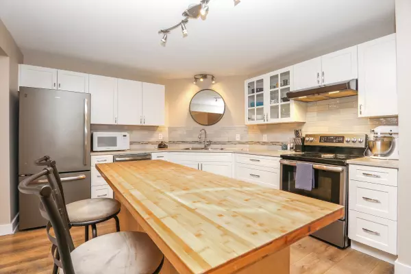 Chilliwack, BC V2R 2X4,45660 Knight RD #208