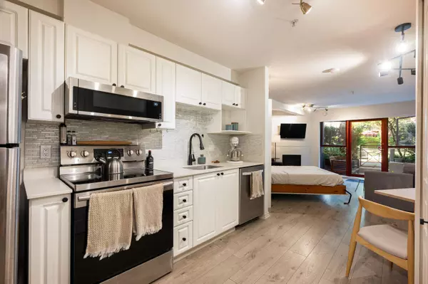 Vancouver, BC V6K 2N2,2140 W 12th AVE #102