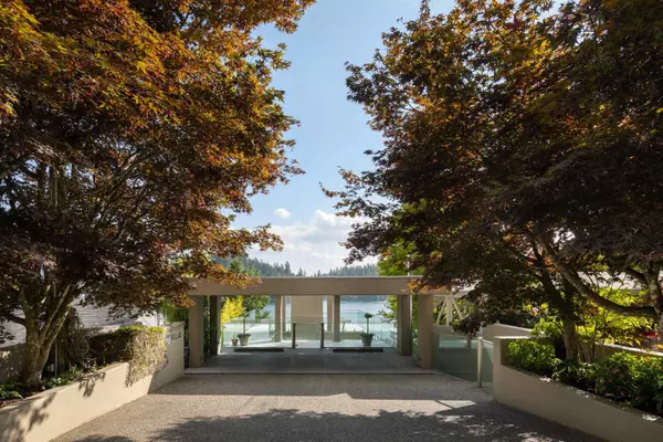 North Vancouver, BC V7G 1V6,2724 Panorama DR