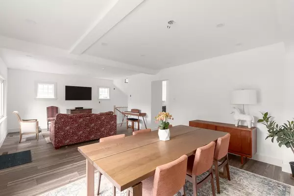 Vancouver, BC V6N 2V9,3760 W 37th AVE