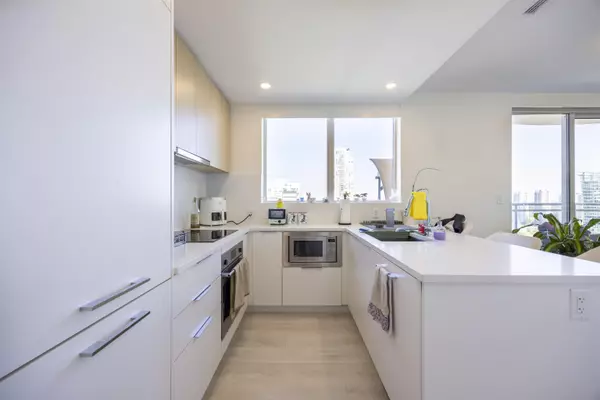 Surrey, BC V3T 0R2,13318 104 AVE #2605