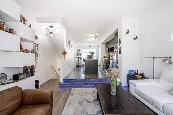 Surrey, BC V3W 1H9,8130 136a ST #94