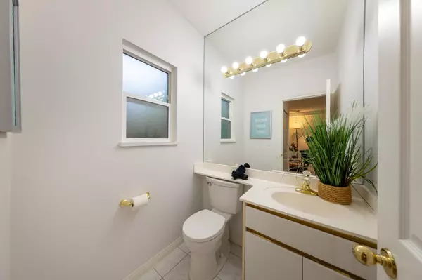 Richmond, BC V6Y 1X9,7651 Moffatt RD #5