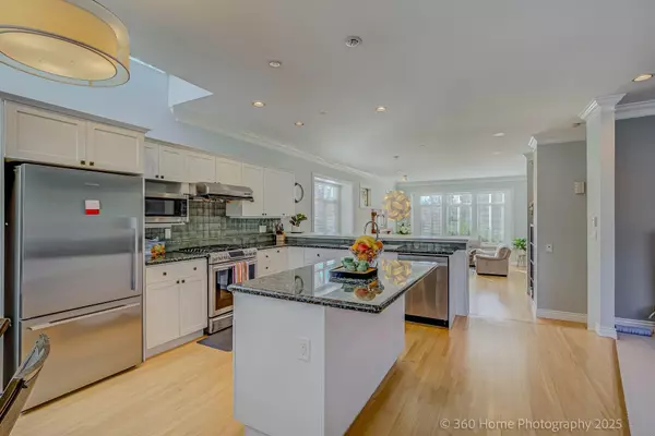 Vancouver, BC V6R 2X7,4203 W 14th AVE