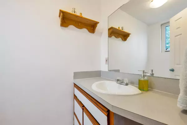 32881 1st AVE Mission, BC V2V 1E8