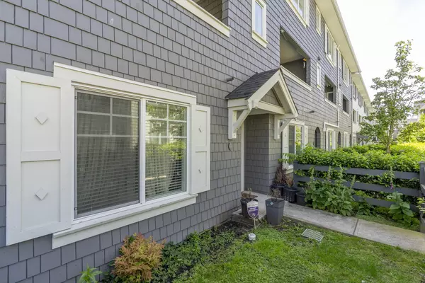 Surrey, BC V6N 6W2,15850 85 AVE #104