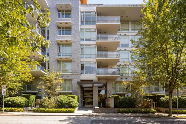 Vancouver, BC V6T 0A4,6080 Iona DR #104