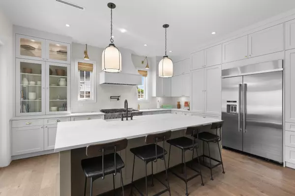Surrey, BC V4A 3Z5,1436 129b ST