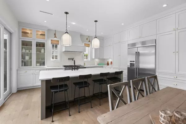 Surrey, BC V4A 3Z5,1436 129b ST