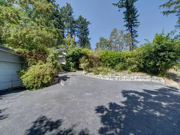 Sechelt, BC V7Z 0M1,6180 Sunshine Coast HWY