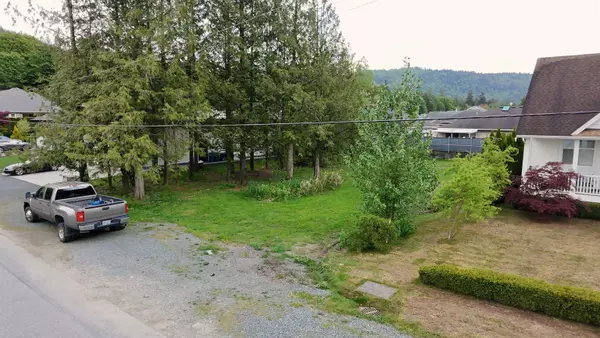 Harrison Hot Springs, BC V0M 1K0,454 Alder AVE