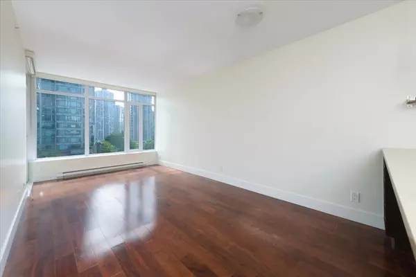 Vancouver, BC V6B 0H7,888 Homer ST #510