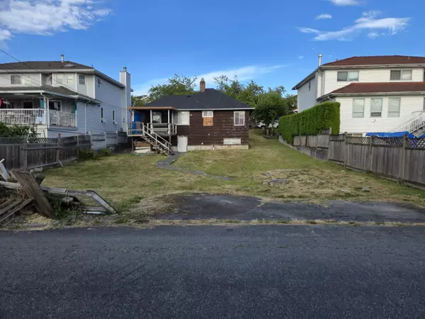 Vancouver, BC V5P 3B1,6029 Dumfries ST