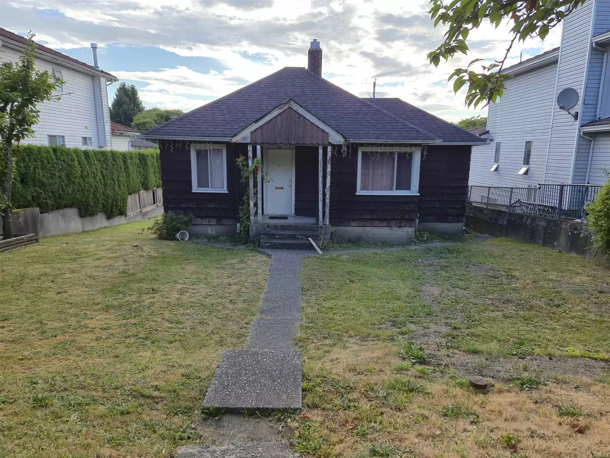 Vancouver, BC V5P 3B1,6029 Dumfries ST
