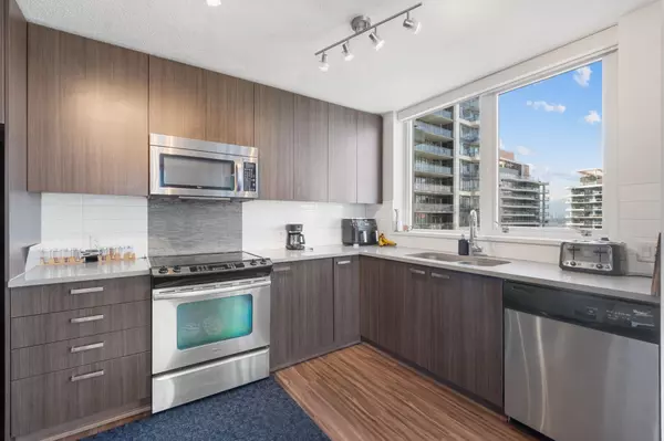 13325 102a AVE #2606 Surrey, BC V3T 0J5