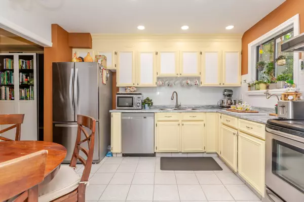 Surrey, BC V3W 6X6,13710 67 AVE #134