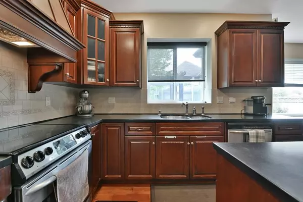 2990 Whistle DR Abbotsford, BC V4X 2R8