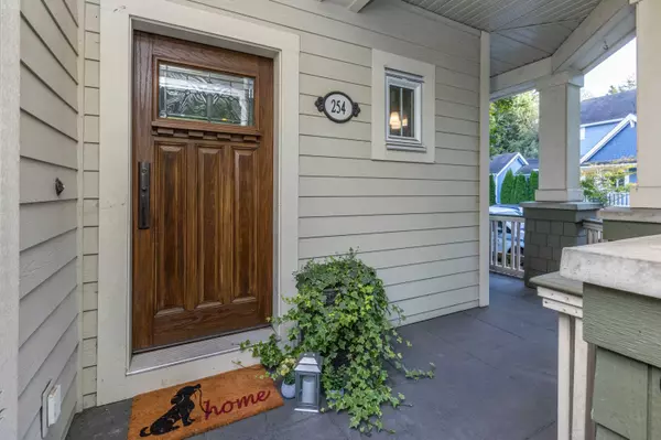 Surrey, BC V3Z 9R1,254 172 ST