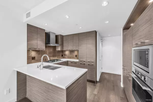Richmond, BC V7C 0B9,7488 Lansdowne RD #601