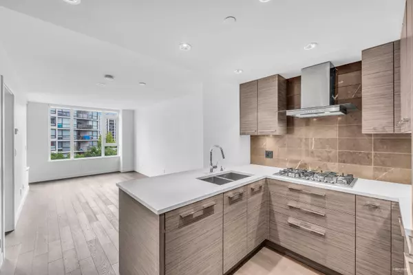 Richmond, BC V7C 0B9,7488 Lansdowne RD #601