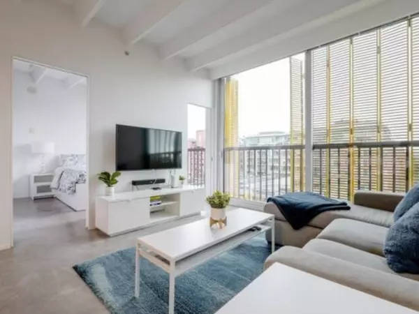 219 E Georgia ST #701, Vancouver, BC V6A 1Z6