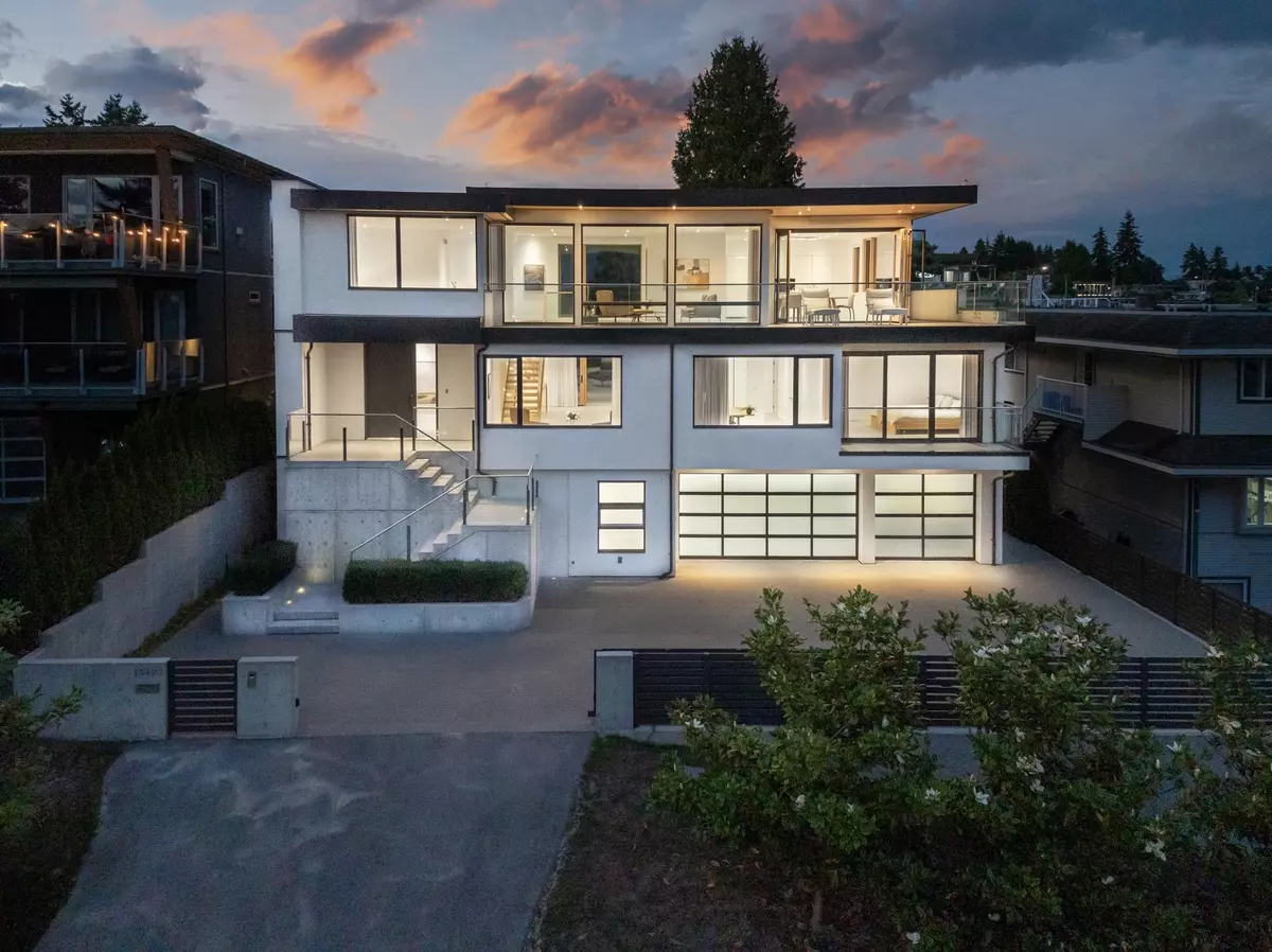 White Rock, BC V4B 1N4,15493 Royal AVE
