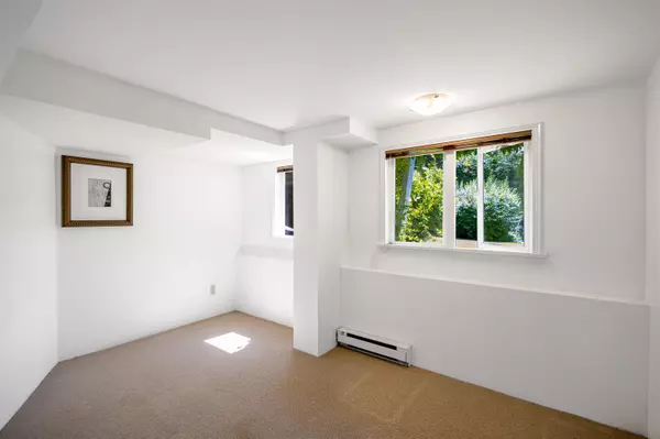 West Vancouver, BC V7V 1X5,2226 Haywood AVE