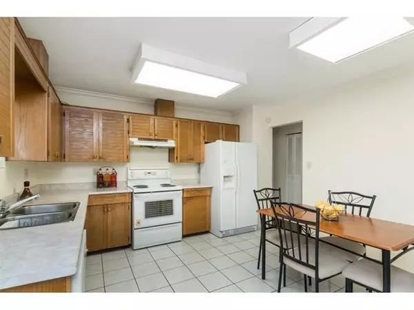 Surrey, BC V3W 4K8,6174 132 ST
