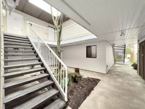 Langley, BC V3A 1V6,5191 203 ST #205