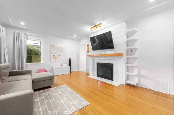 New Westminster, BC V3L 4V8,827 Burnaby ST
