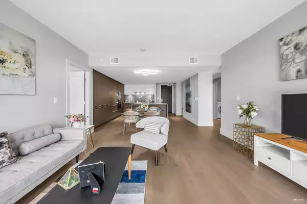 2089 W 43rd AVE #204, Vancouver, BC V6M 2C8