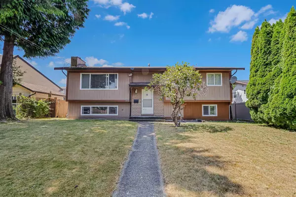 6721 132 Street ST, Surrey, BC V3W 4L7