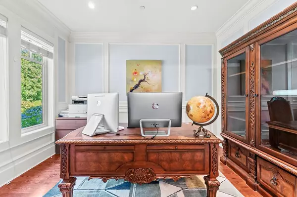 Vancouver, BC V6M 1A2,1030 W 33rd AVE