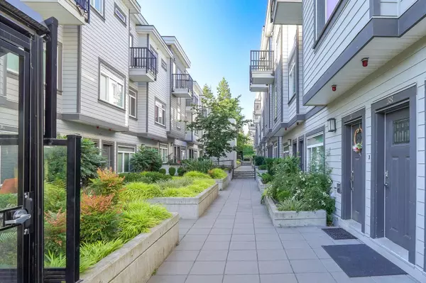 Surrey, BC V3W 1K8,7247 140 ST #38