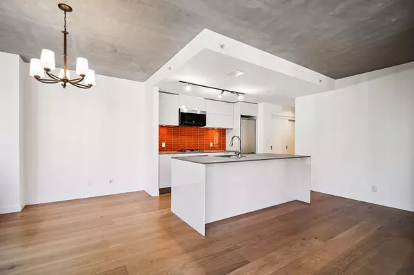 Vancouver, BC V6B 0E6,128 W Cordova ST #703