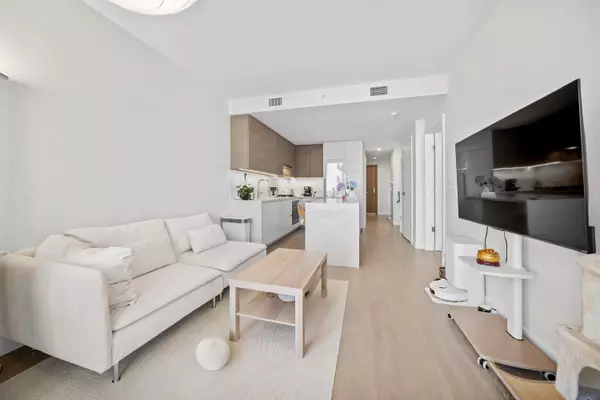 Burnaby, BC V5C 0N9,4168 Lougheed HWY #1904