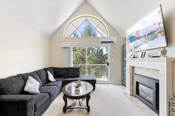 11601 227 ST #303, Maple Ridge, BC V2X 0J7