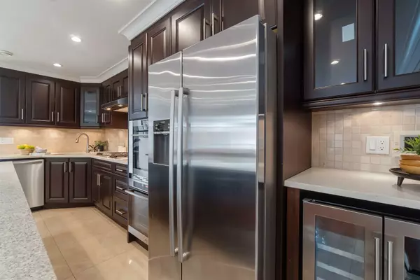 Vancouver, BC V6K 1T5,2721 W 5th AVE