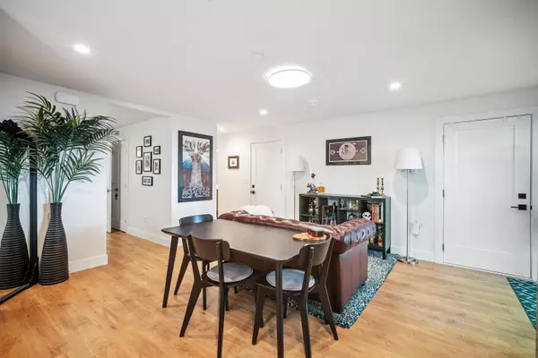 Vancouver, BC V5T 3N7,2161 Guelph ST