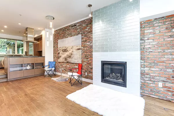 New Westminster, BC V3M 0G1,230 Salter ST #5