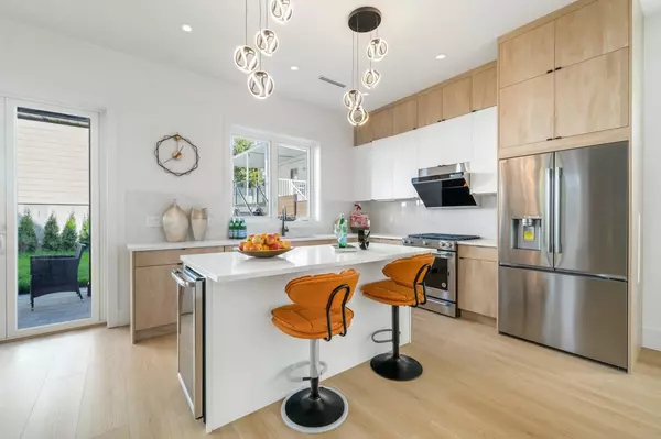 Vancouver, BC V5M 3J5,2124 Renfrew ST #2