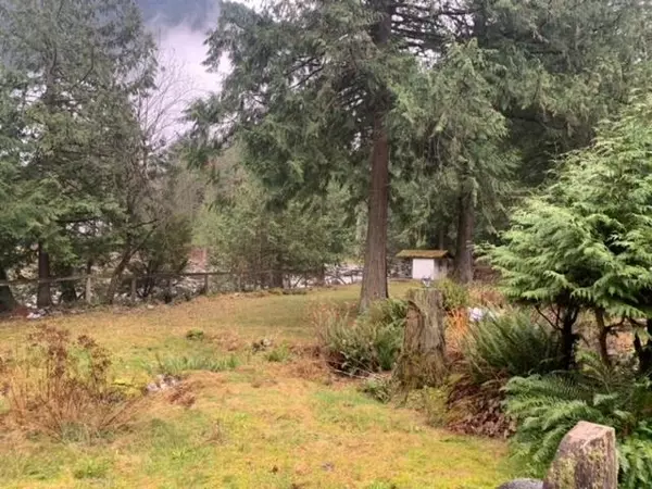 19552 Silver Skagit RD Hope, BC V0X 1L2