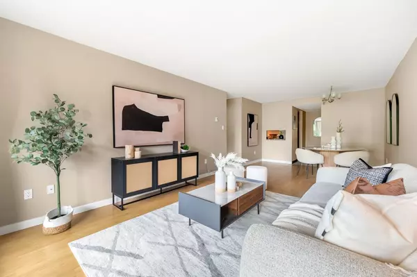 Burnaby, BC V5H 4E5,6595 Willingdon AVE #608