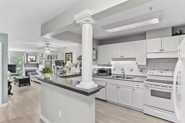 Port Coquitlam, BC V3B 7W9,1669 Grant AVE #306