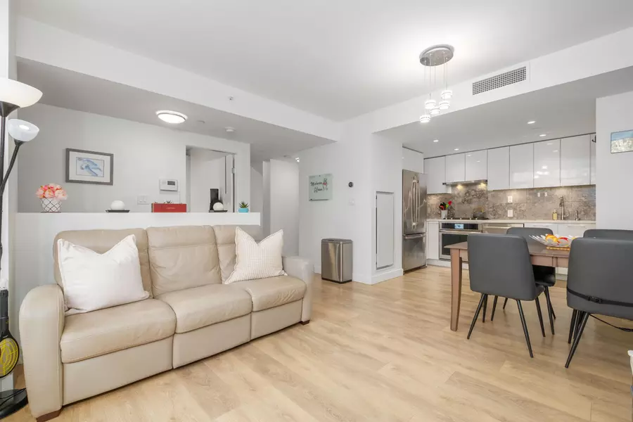 3518 Marine WAY, Vancouver, BC V5S 0C9