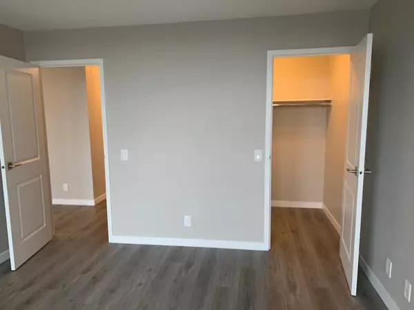 Burnaby, BC V3N 4S5,3970 Carrigan CT #805