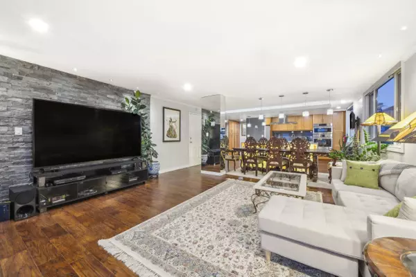 West Vancouver, BC V7V 4R4,2090 Argyle AVE #602