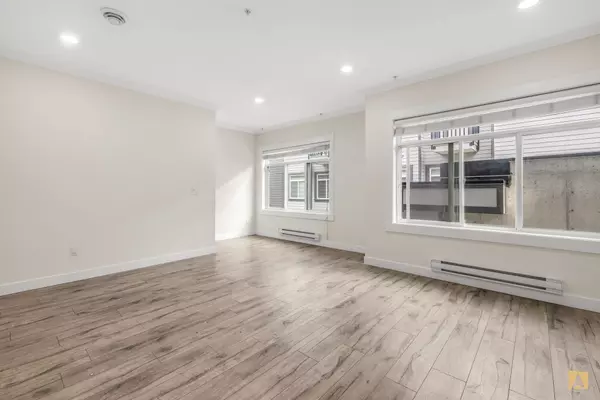 Surrey, BC V3W 1K8,7247 140 ST #10