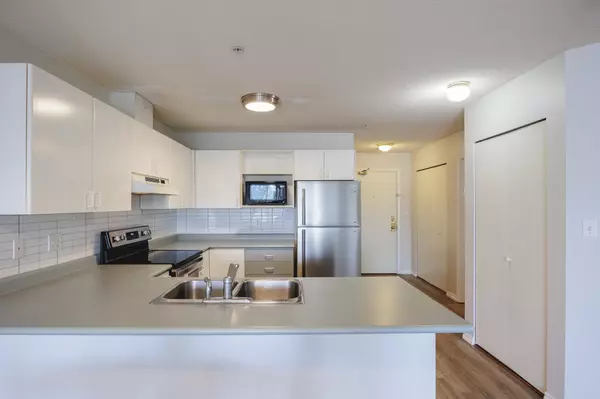Surrey, BC V3W 0V2,12130 80 AVE #409